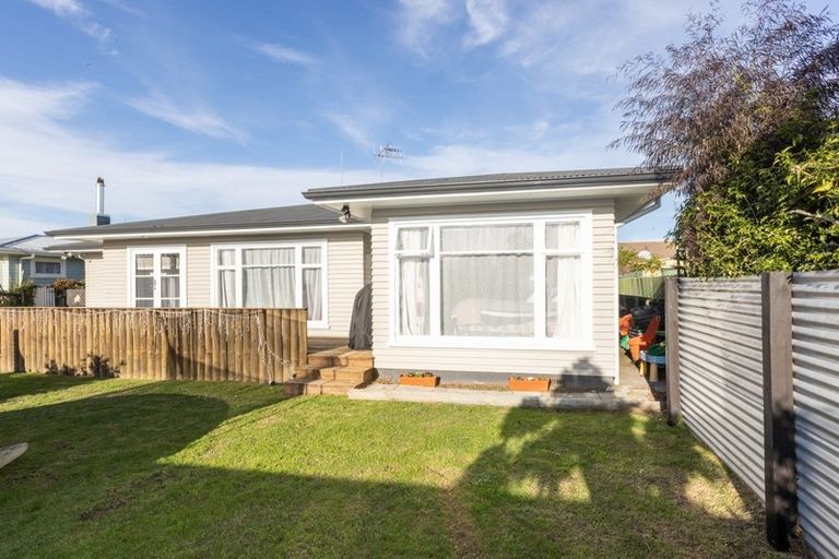 Photo of property in 4 Cranby Crescent, Onekawa, Napier, 4110