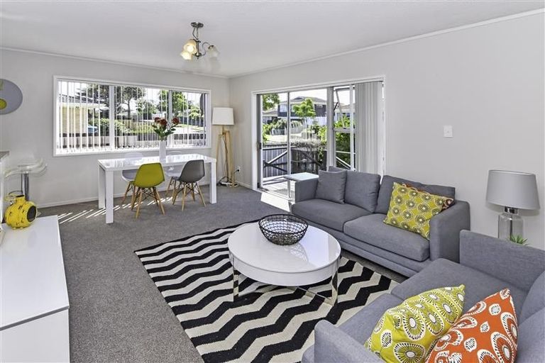 Photo of property in 9a Honey Place, Weymouth, Auckland, 2103