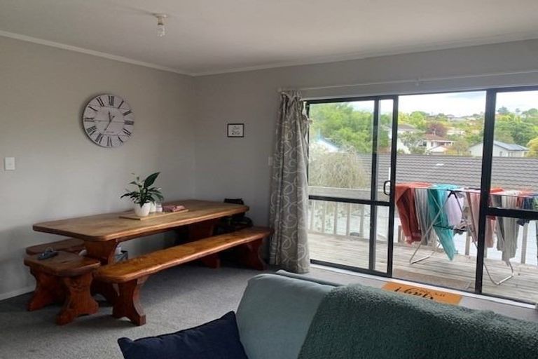 Photo of property in 65 Trias Road, Totara Vale, Auckland, 0629