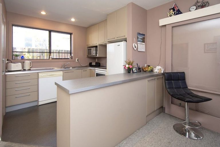 Photo of property in 25 Beach Road, North New Brighton, Christchurch, 8083