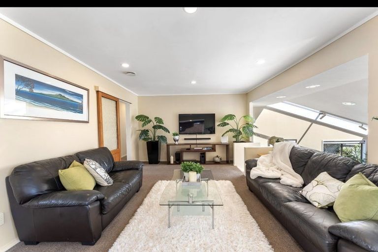 Photo of property in 37 Pigeon Mountain Road, Half Moon Bay, Auckland, 2012