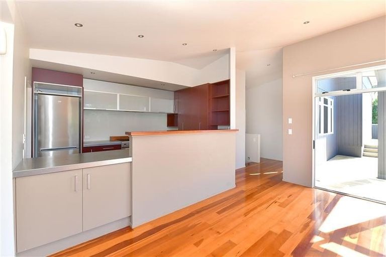 Photo of property in 37 Gledstane Road, Stanmore Bay, Whangaparaoa, 0932