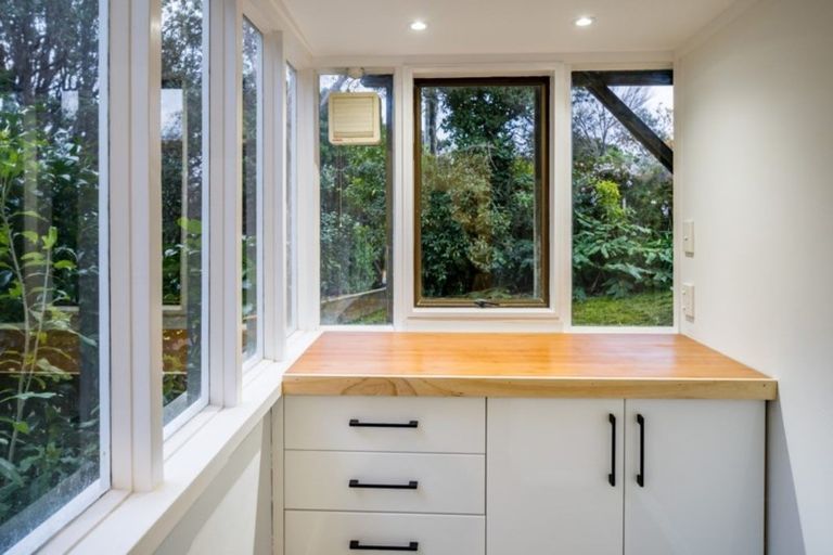 Photo of property in 69 Kahu Road, Paremata, Porirua, 5024