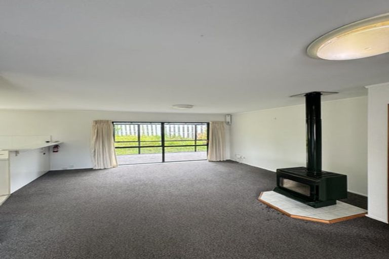 Photo of property in 2/2 Aorangi Place, Birkenhead, Auckland, 0626