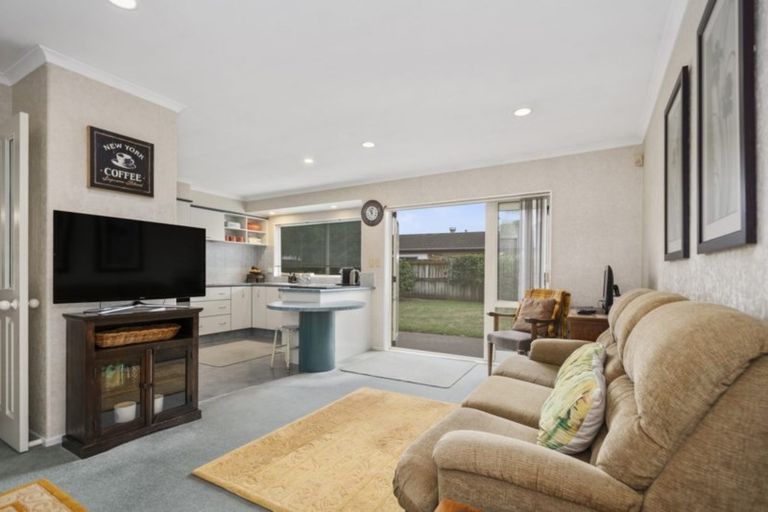 Photo of property in 65 Gravatt Road, Papamoa Beach, Papamoa, 3118