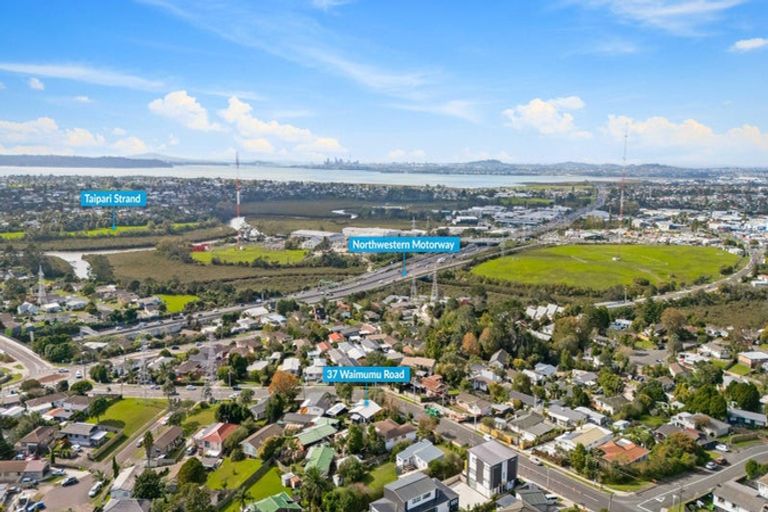 Photo of property in 37 Waimumu Road, Massey, Auckland, 0614