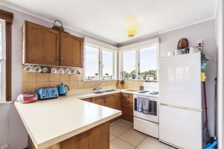 Photo of property in 7 Kelwyn Road, Kelston, Auckland, 0602