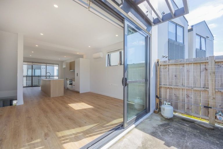 Photo of property in Verdant Lane, 22/269 Rosedale Road, Albany, Auckland, 0632