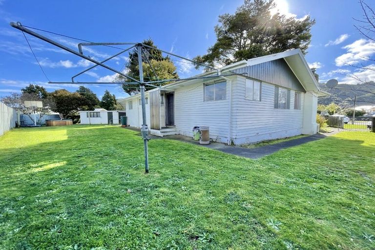 Photo of property in 10 Kentucky Street, Totara Park, Upper Hutt, 5018