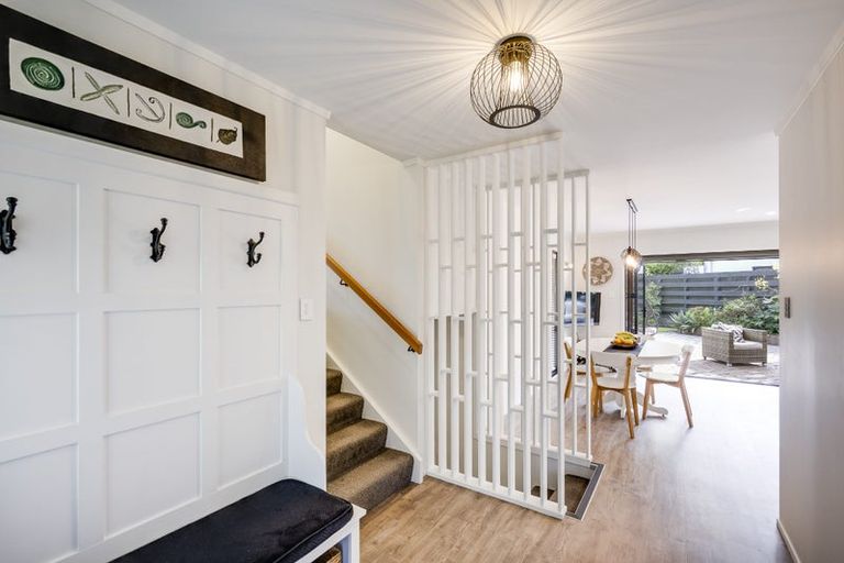 Photo of property in 1 Ewan Place, Taradale, Napier, 4112