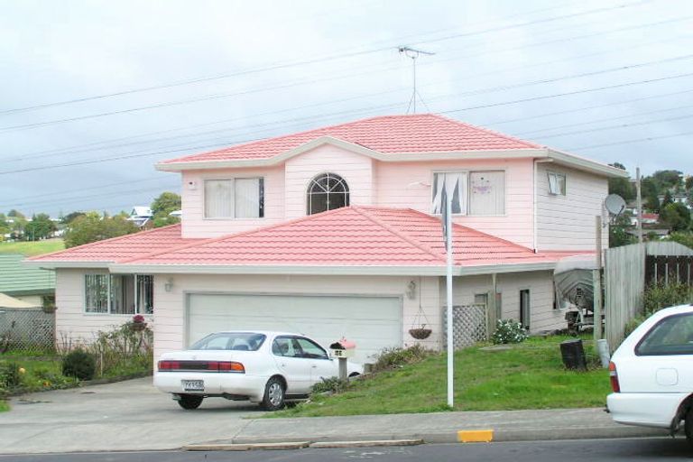 Photo of property in 40 Broadfield Street, Massey, Auckland, 0614