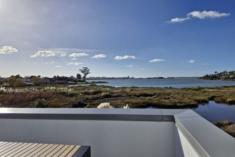 Photo of property in 33 Hinaki Street, Poike, Tauranga, 3112