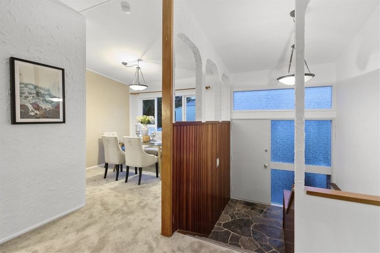 Photo of property in 40 Valley View Road, Glenfield, Auckland, 0629
