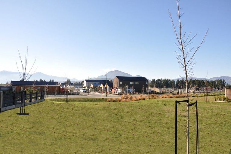 Photo of property in 32 Obelisk Street, Wanaka, 9305