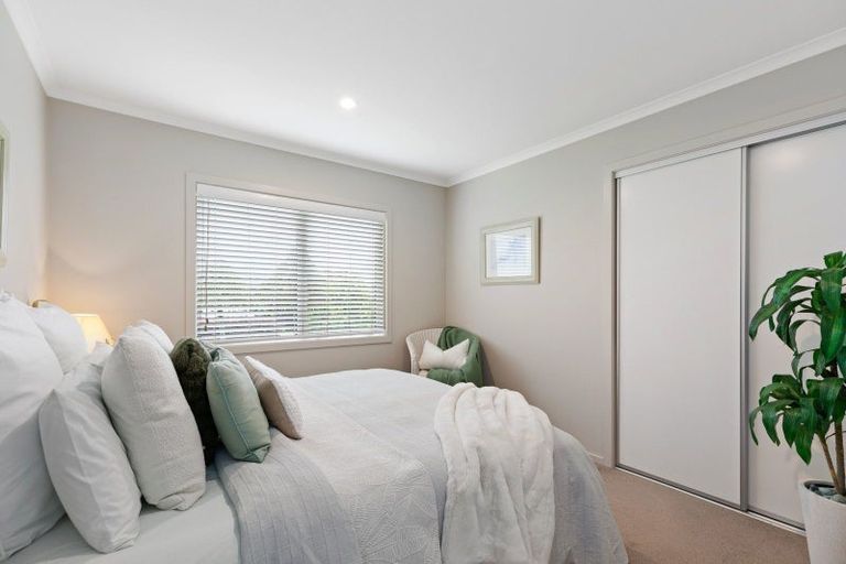 Photo of property in 33 Bridgewater Way, Pyes Pa, Tauranga, 3112