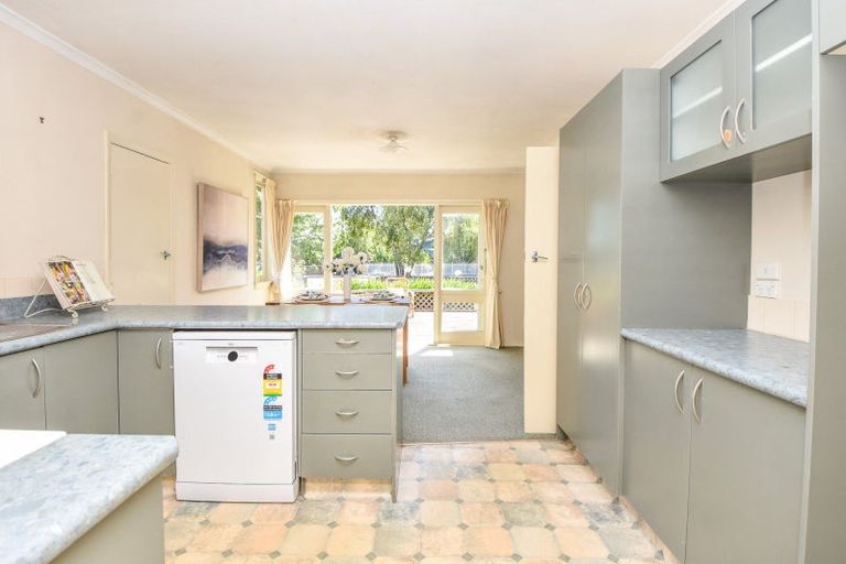 Photo of property in 22 Moreton Road, Carterton, 5713