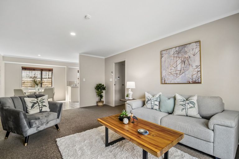 Photo of property in 57b Sabulite Road, Kelston, Auckland, 0602