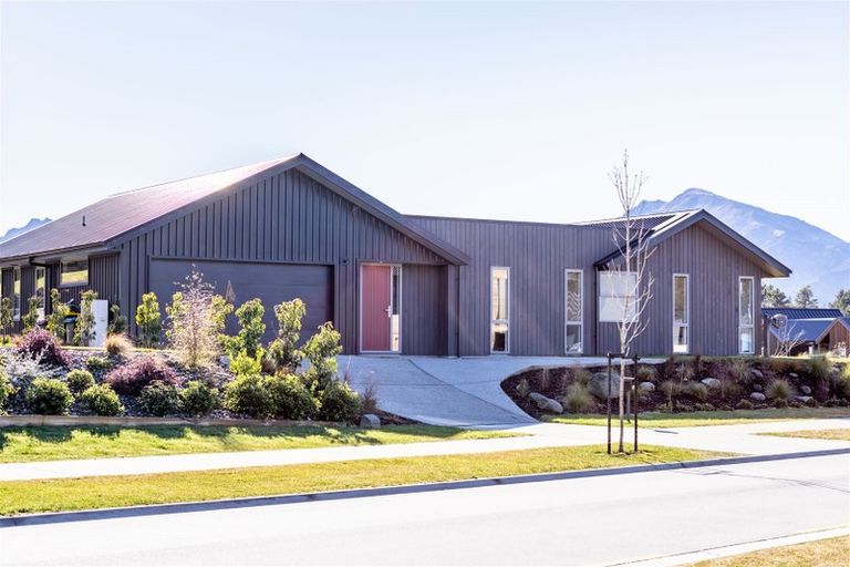 Photo of property in 49 Mount Linton Avenue, Wanaka, 9305