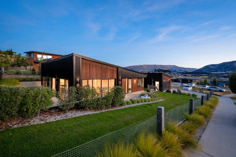 Photo of property in 6 Mills Road, Wanaka, 9305