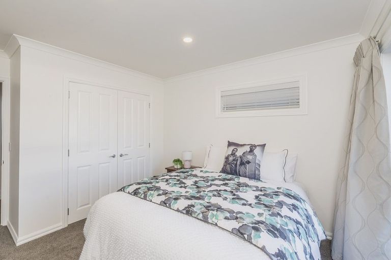 Photo of property in 6 Holcombe Drive, Paraparaumu, 5032