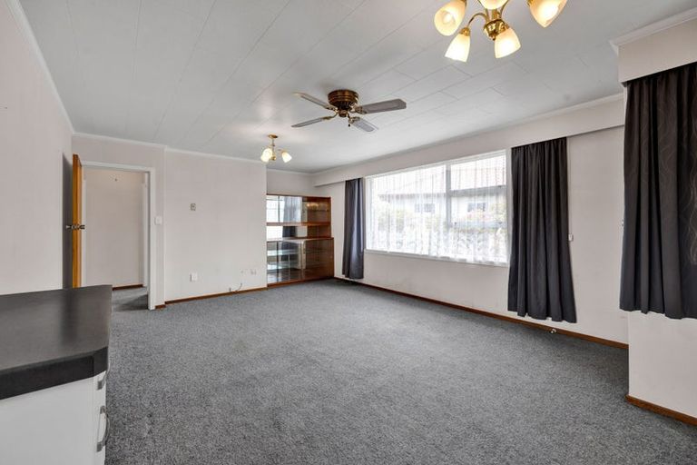 Photo of property in 69 Dixon Avenue, Hawera, 4610