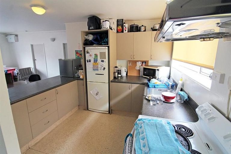 Photo of property in 102 Harbour Terrace, North Dunedin, Dunedin, 9016