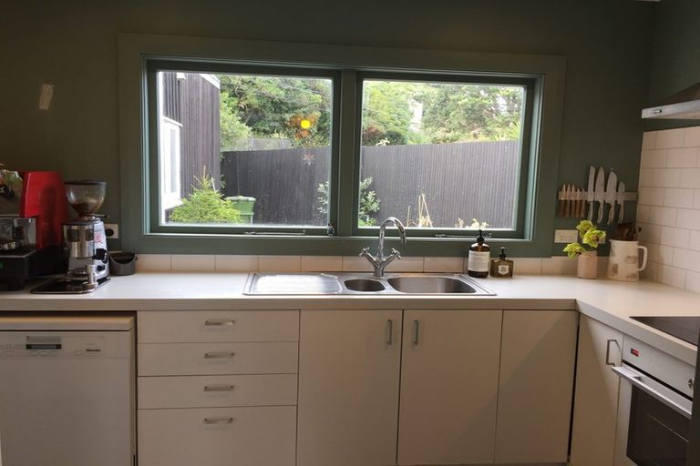 Photo of property in 43 Delhi Crescent, Khandallah, Wellington, 6035