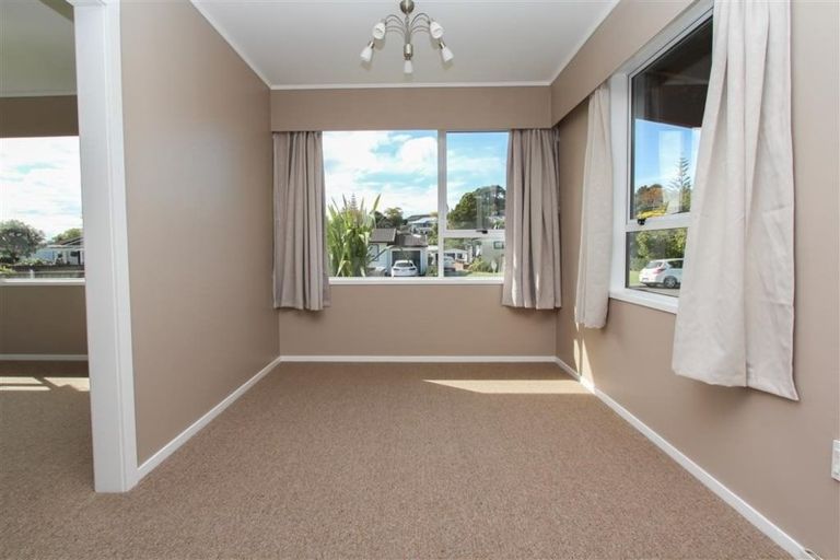 Photo of property in 2 Norfolk Place, Pukete, Hamilton, 3200