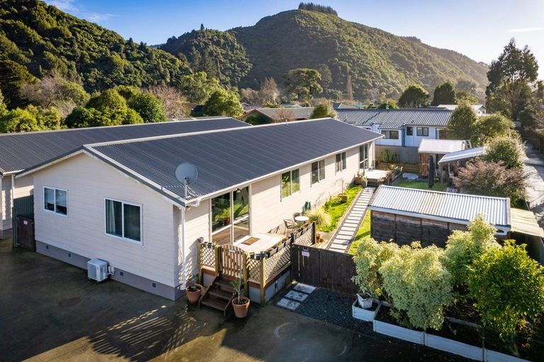 Photo of property in 6b Pokaka Street, Birchville, Upper Hutt, 5018