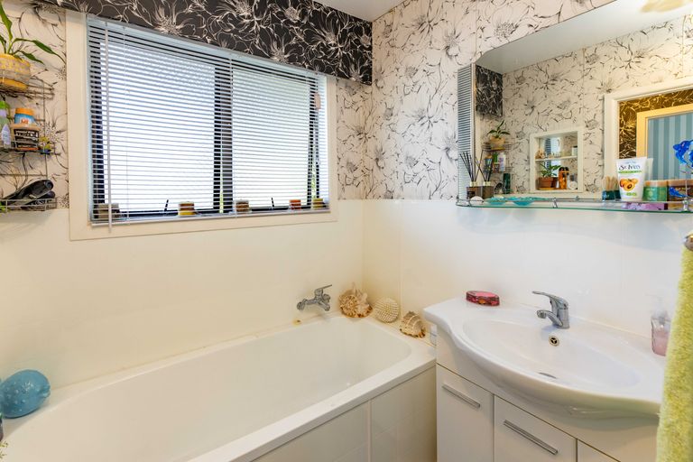 Photo of property in 40 East Belt, Rangiora, 7400