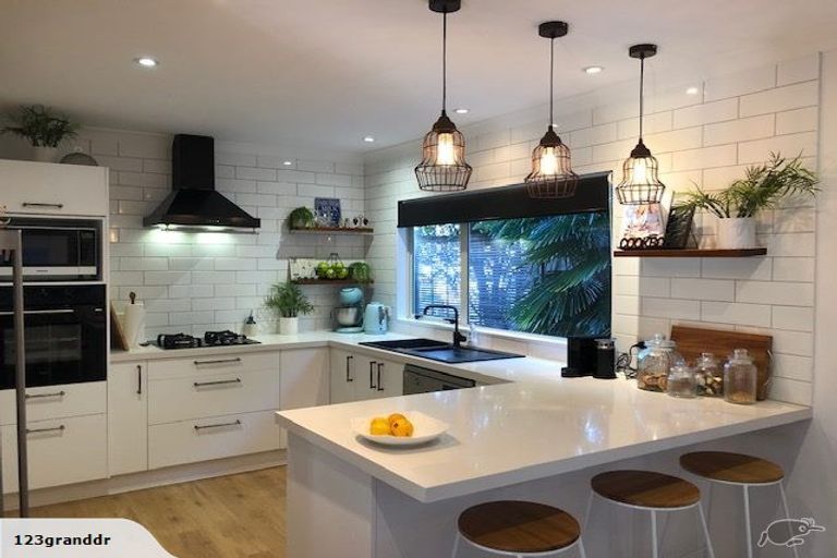 Photo of property in 44a Selwyn Road, Cockle Bay, Auckland, 2014