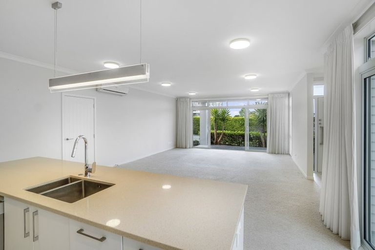 Photo of property in 16 Plantation Terrace, Orewa, 0931