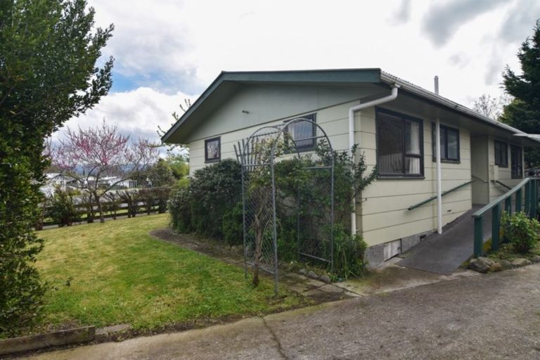 Photo of property in 12 Tasman Crescent, Carterton, 5713