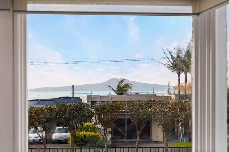 Photo of property in 24 Takutai Avenue, Bucklands Beach, Auckland, 2012