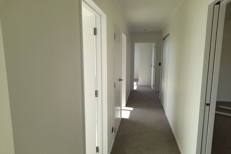 Photo of property in 10 Kenehi Road, Karaka, 2124