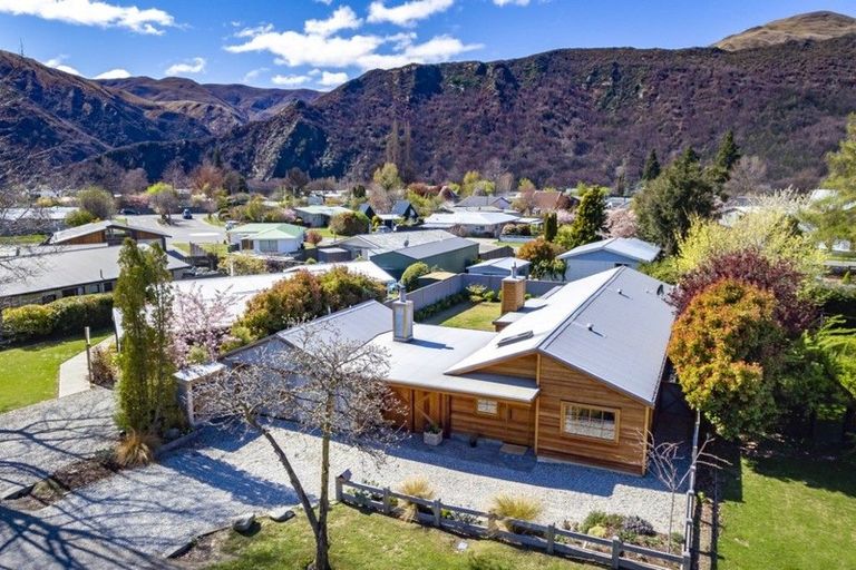 Photo of property in 7 Thomson Street, Arrowtown, 9302