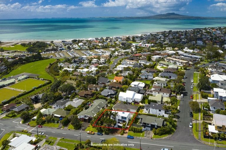 Photo of property in 2/51 Rangitoto Terrace, Milford, Auckland, 0620
