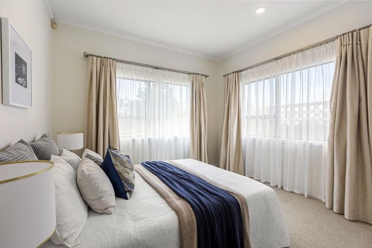 Photo of property in 1042 Great North Road, Point Chevalier, Auckland, 1022