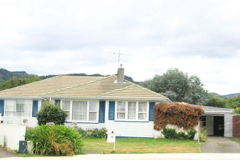 Photo of property in 5 Tiwakawaka Grove, Heretaunga, Upper Hutt, 5018