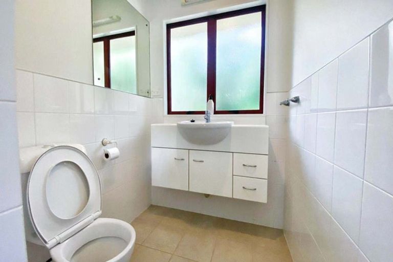 Photo of property in 11b Langana Avenue, Browns Bay, Auckland, 0630