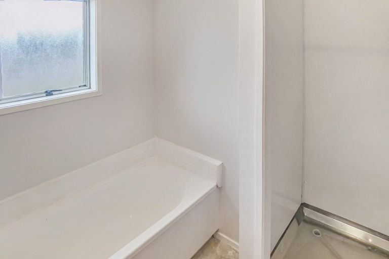 Photo of property in 5 Flaunty Place, West Harbour, Auckland, 0618