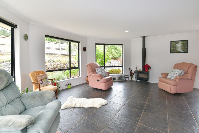 Photo of property in 8 Puhoi Close, Puhoi, Warkworth, 0994