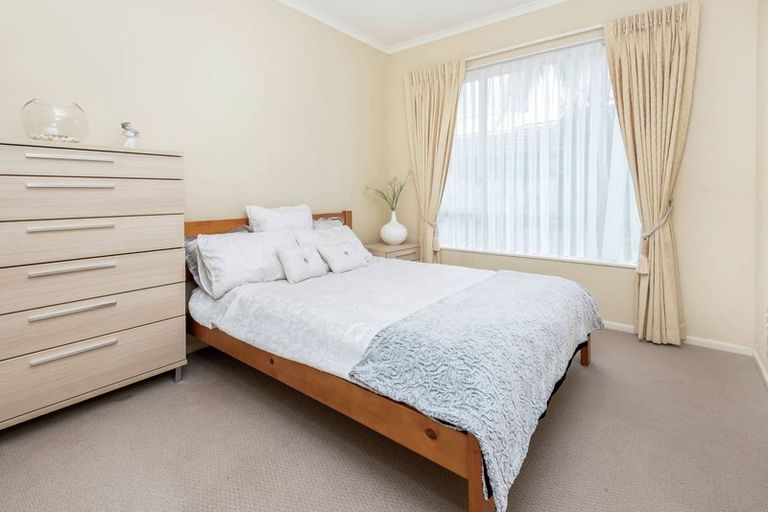 Photo of property in 100 Middlefield Drive, Flat Bush, Auckland, 2016