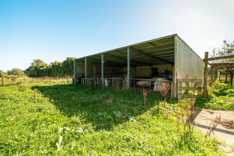 Photo of property in 3 Avenue North Road, Levin, 5510