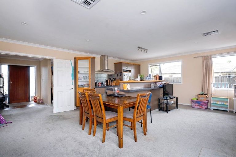 Photo of property in 12 Delta Mews Place, Clive, 4102