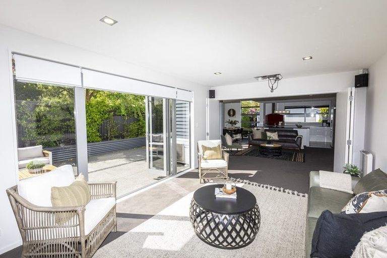 Photo of property in 15a Tomes Road, St Albans, Christchurch, 8052