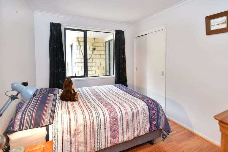 Photo of property in 8 Puhoi Close, Puhoi, Warkworth, 0994