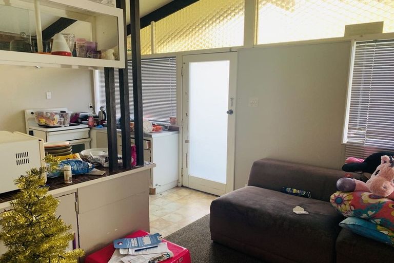 Photo of property in 128 Farquhar Road, Glendene, Auckland, 0602