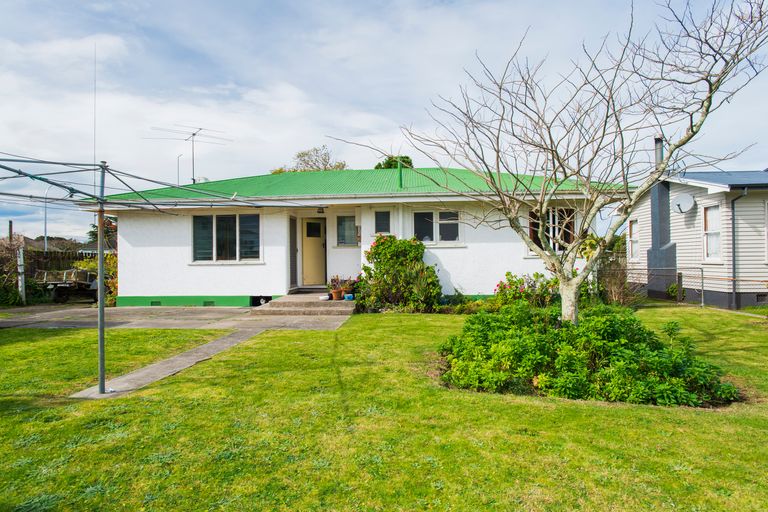 Photo of property in 215 Lytton Road, Elgin, Gisborne, 4010