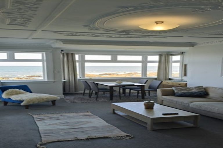 Photo of property in 156 The Esplanade, Houghton Bay, Wellington, 6023